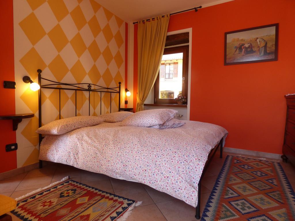 Casale Fe-Wo - Appartamenti Con Vista Lago 카네로 리비에라 객실 사진