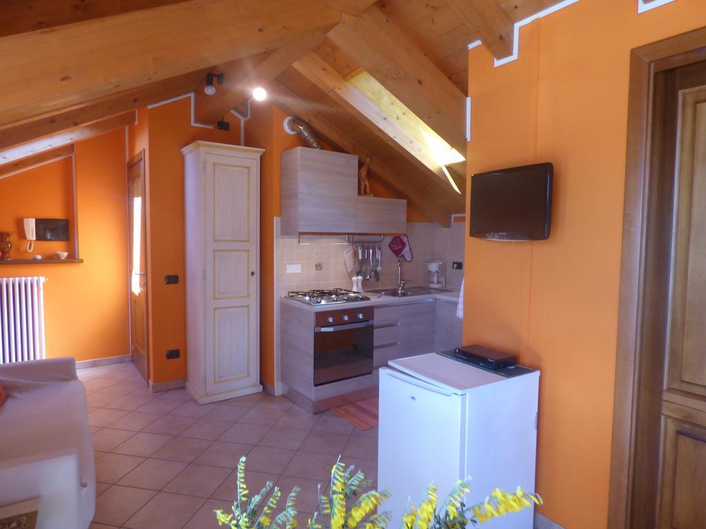 Casale Fe-Wo - Appartamenti Con Vista Lago 카네로 리비에라 외부 사진