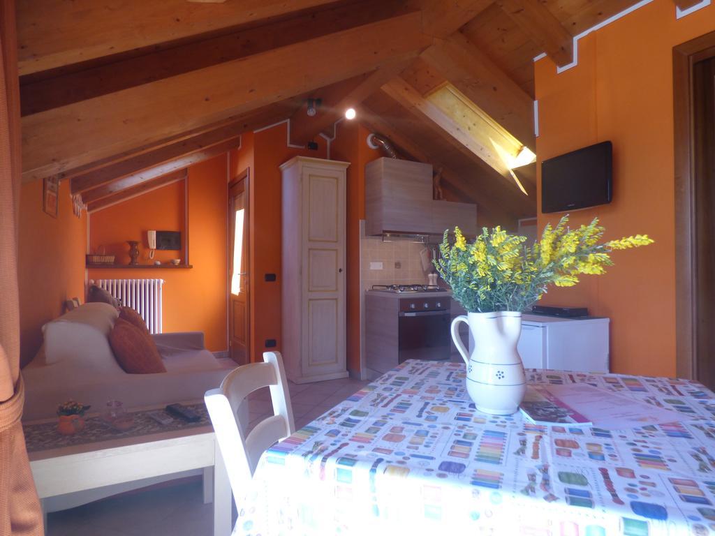 Casale Fe-Wo - Appartamenti Con Vista Lago 카네로 리비에라 외부 사진