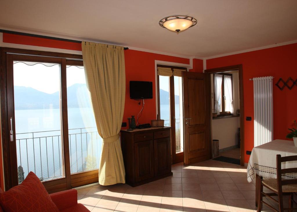 Casale Fe-Wo - Appartamenti Con Vista Lago 카네로 리비에라 객실 사진
