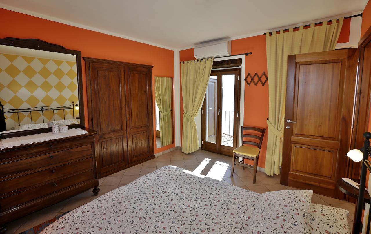 Casale Fe-Wo - Appartamenti Con Vista Lago 카네로 리비에라 외부 사진