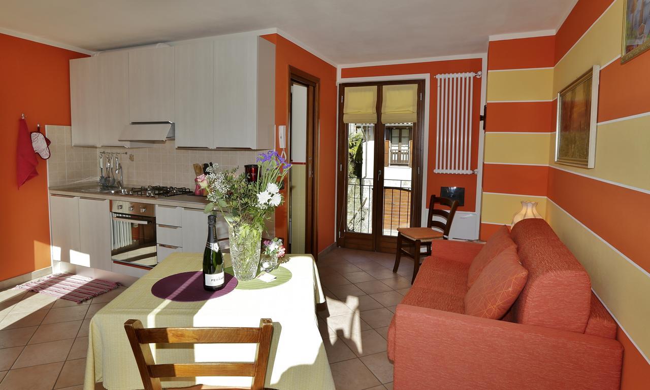 Casale Fe-Wo - Appartamenti Con Vista Lago 카네로 리비에라 외부 사진