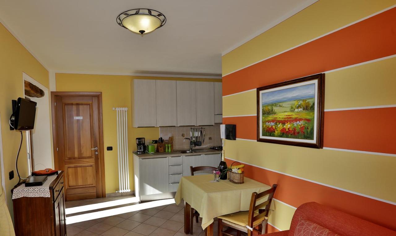 Casale Fe-Wo - Appartamenti Con Vista Lago 카네로 리비에라 외부 사진